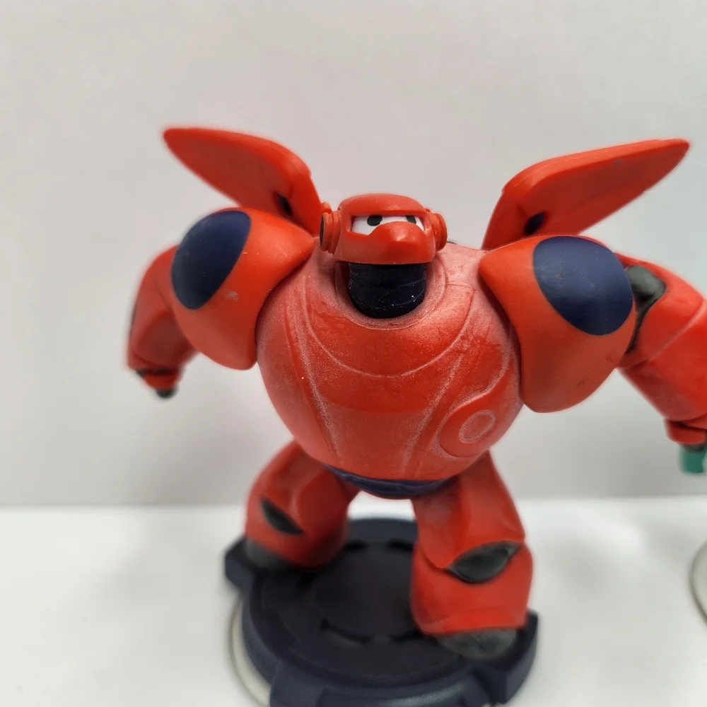 Disney Infinity 1.0 2.0 Lot Of 6 Characters  and Extras